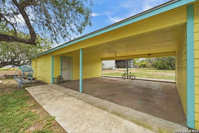 1539 County Road 188 Karnes City, TX 78118