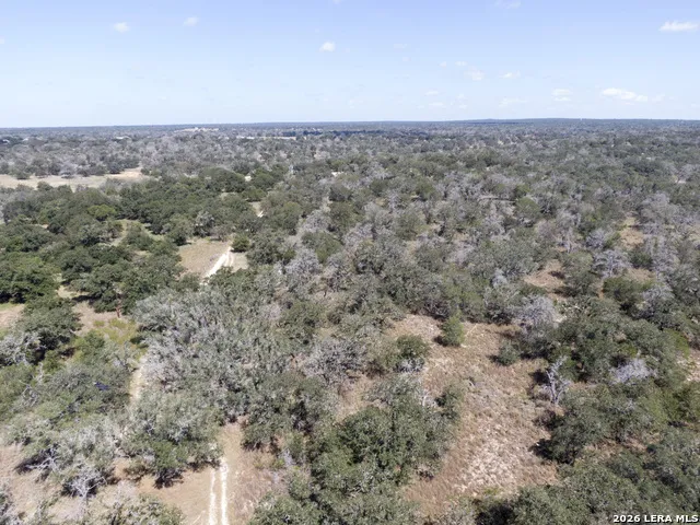 2404 County Road 320 Floresville, TX 78114