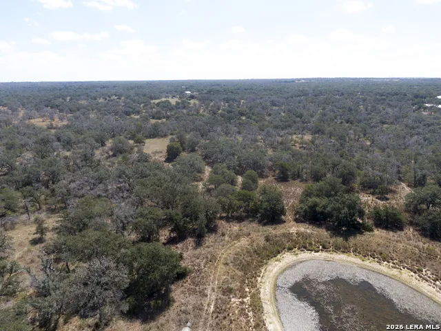 2404 County Road 320 Floresville, TX 78114
