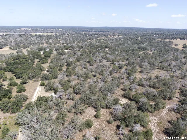 2404 County Road 320 Floresville, TX 78114