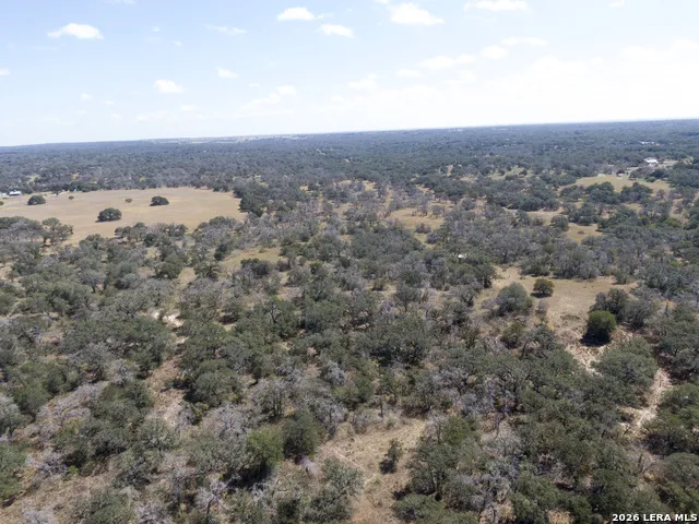 2404 County Road 320 Floresville, TX 78114
