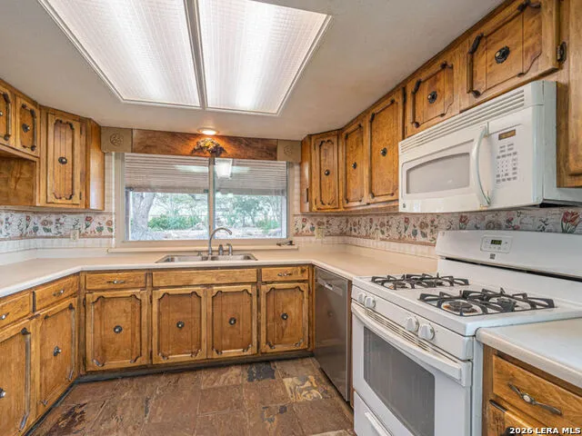 1935 E Fm 1518 St Hedwig, TX 78152