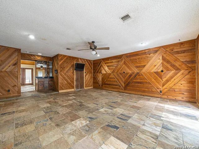 1935 E Fm 1518 St Hedwig, TX 78152