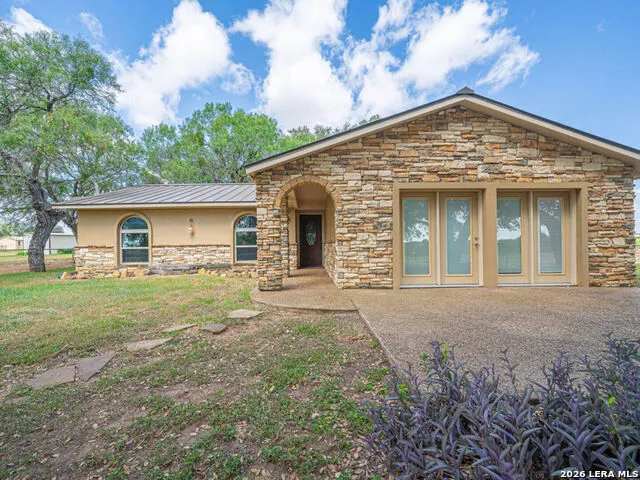 1935 E Fm 1518 St Hedwig, TX 78152
