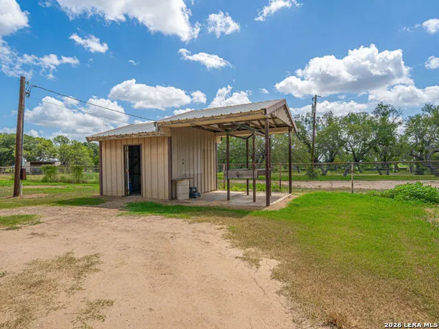 1935 E Fm 1518 St Hedwig, TX 78152