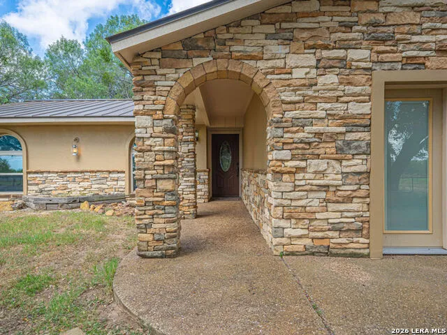1935 E Fm 1518 St Hedwig, TX 78152
