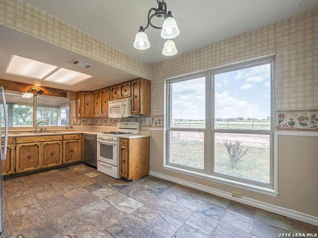 1935 E Fm 1518 St Hedwig, TX 78152