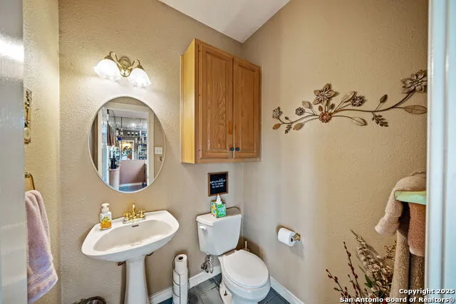 210 Tolle Rd Cibolo, TX 78108