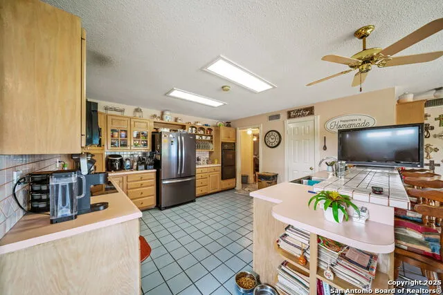 210 Tolle Rd Cibolo, TX 78108
