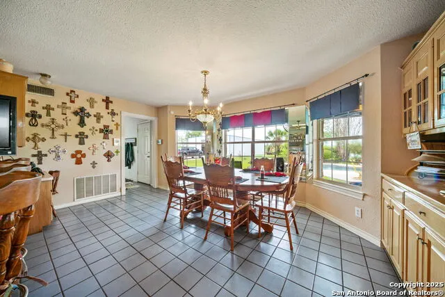 210 Tolle Rd Cibolo, TX 78108
