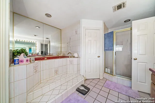 210 Tolle Rd Cibolo, TX 78108