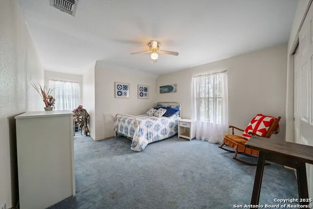 210 Tolle Rd Cibolo, TX 78108
