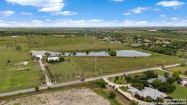210 Tolle Rd Cibolo, TX 78108