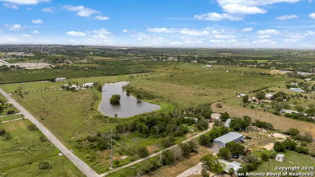 210 Tolle Rd Cibolo, TX 78108