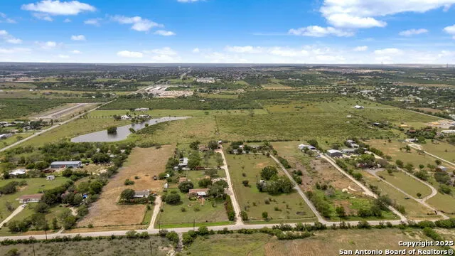 210 Tolle Rd Cibolo, TX 78108