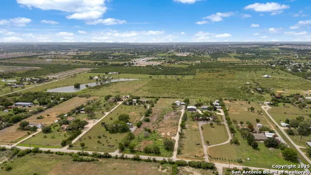 210 Tolle Rd Cibolo, TX 78108