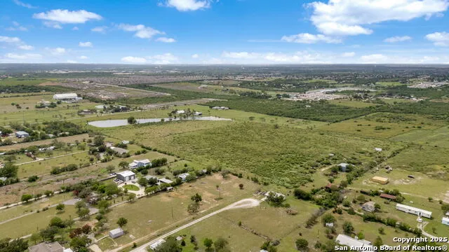 210 Tolle Rd Cibolo, TX 78108