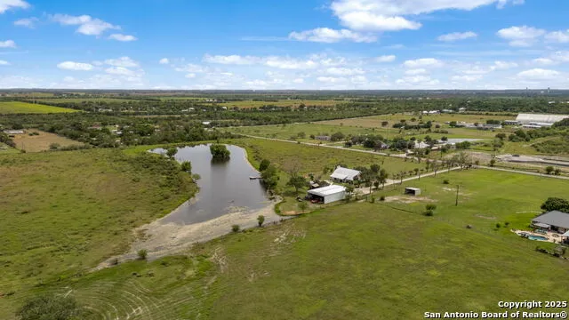 210 Tolle Rd Cibolo, TX 78108