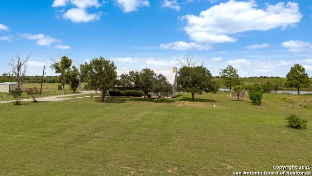 210 Tolle Rd Cibolo, TX 78108