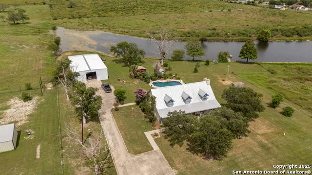 210 Tolle Rd Cibolo, TX 78108