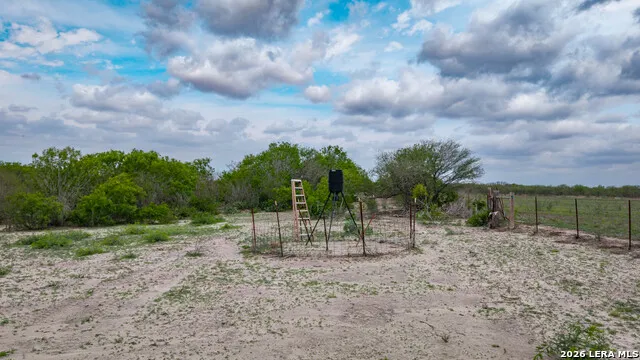 1251 County Road 210 Floresville, TX 78114