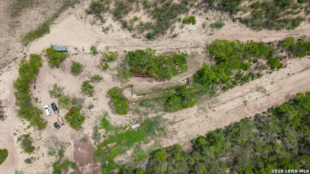 1251 County Road 210 Floresville, TX 78114