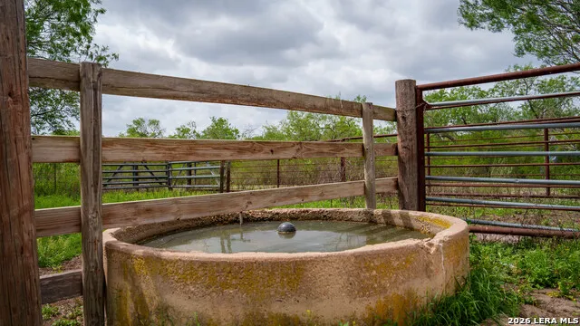 1251 County Road 210 Floresville, TX 78114