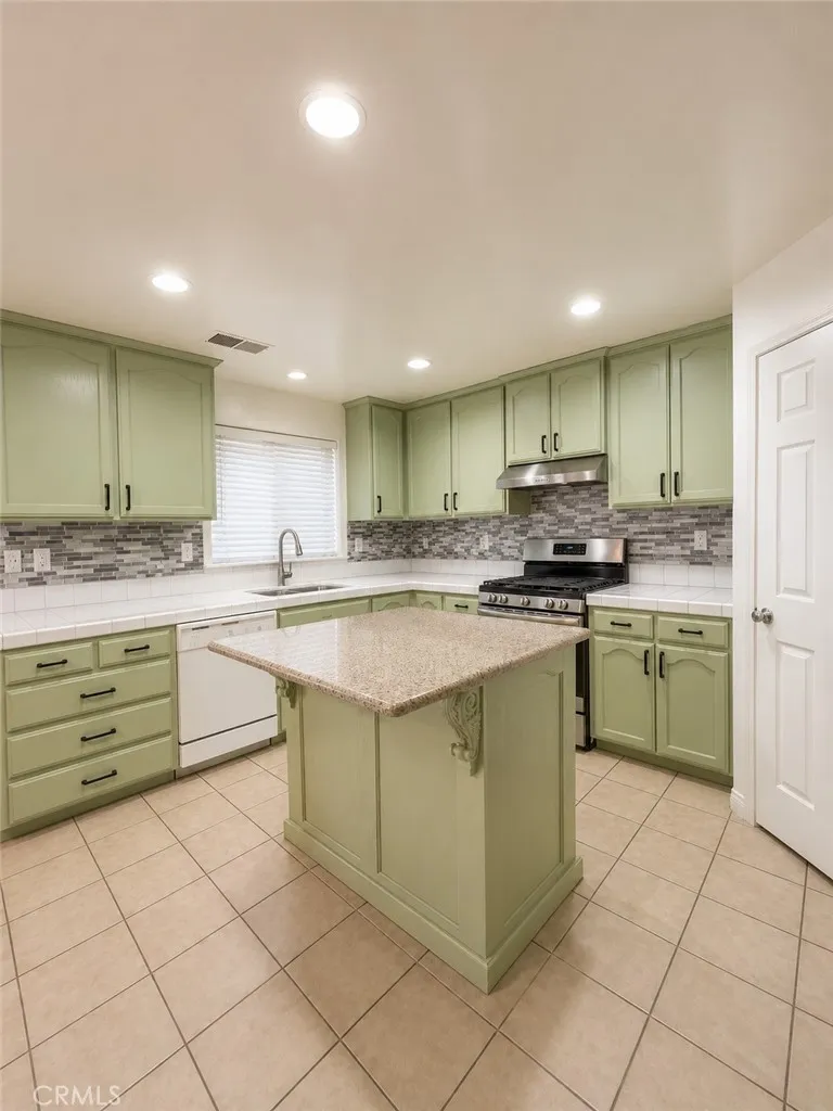 8910 Staten Island Bakersfield, CA 93311
