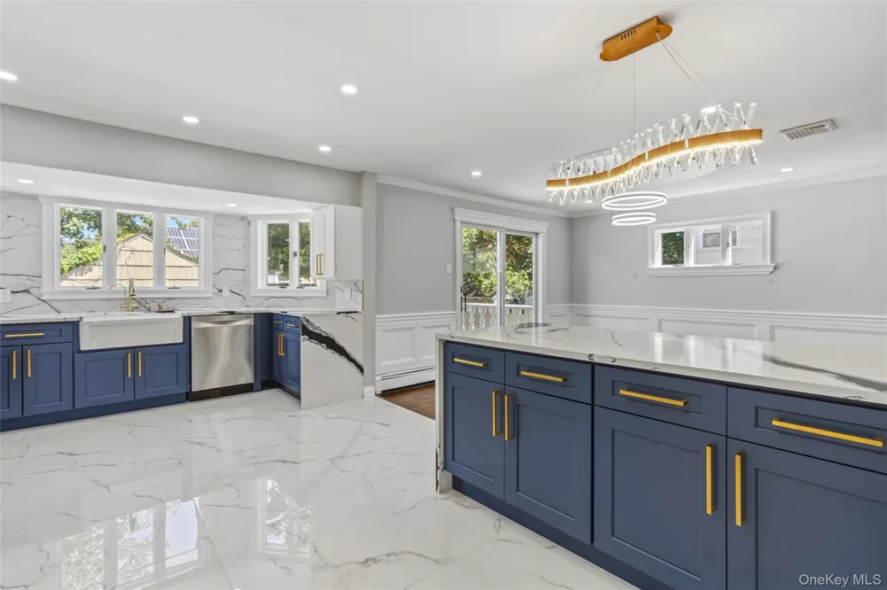 2599 Orr Street Merrick, NY 11566