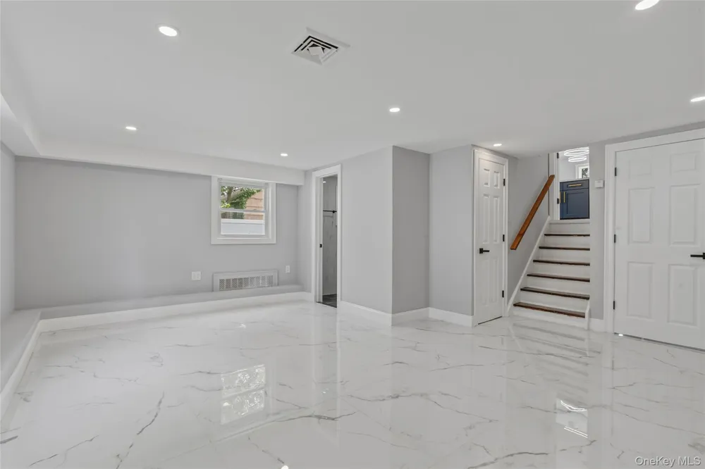 2599 Orr Street Merrick, NY 11566