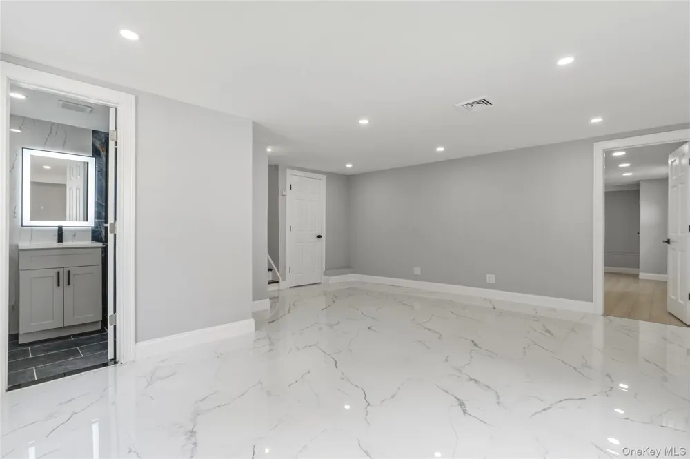 2599 Orr Street Merrick, NY 11566
