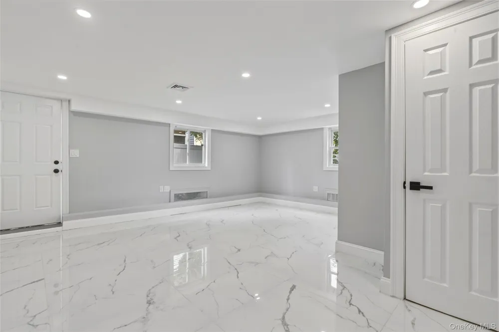 2599 Orr Street Merrick, NY 11566