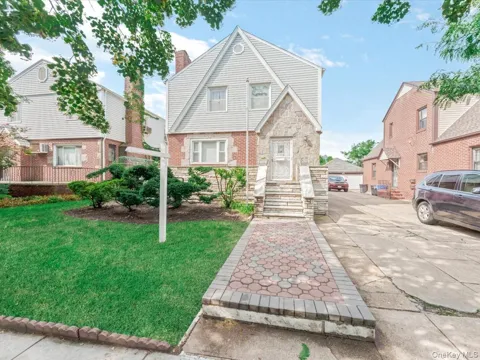 64-18 Fitchett Street