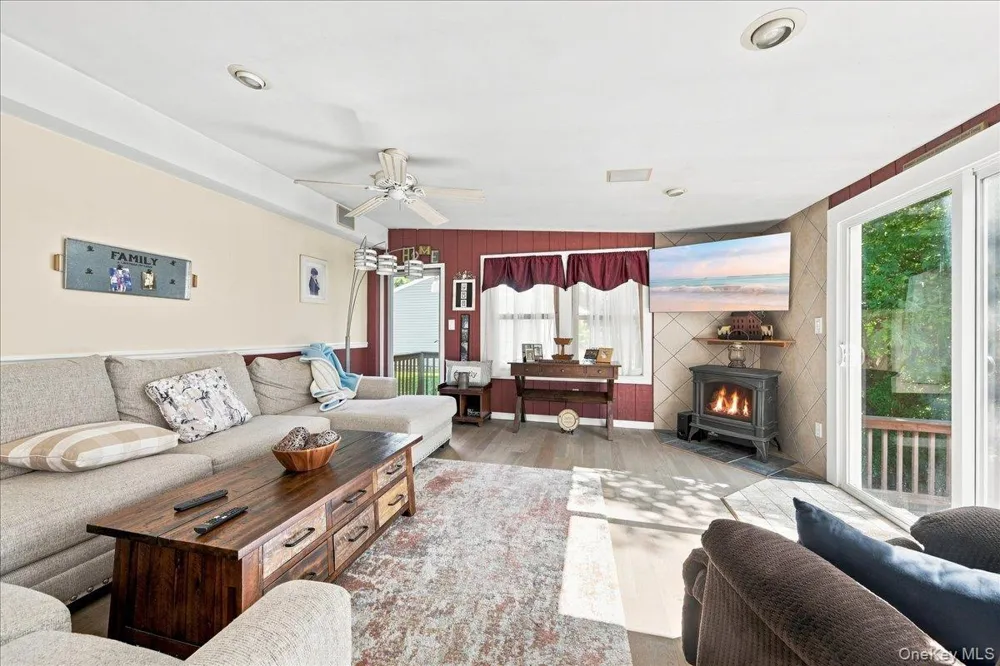 34 Fairfax Road Fishkill, NY 12524