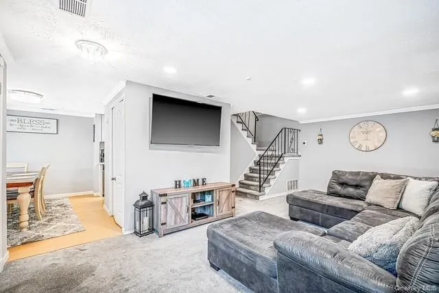 275 Birchwood Road Medford, NY 11763
