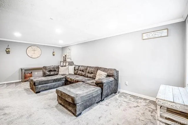 275 Birchwood Road Medford, NY 11763
