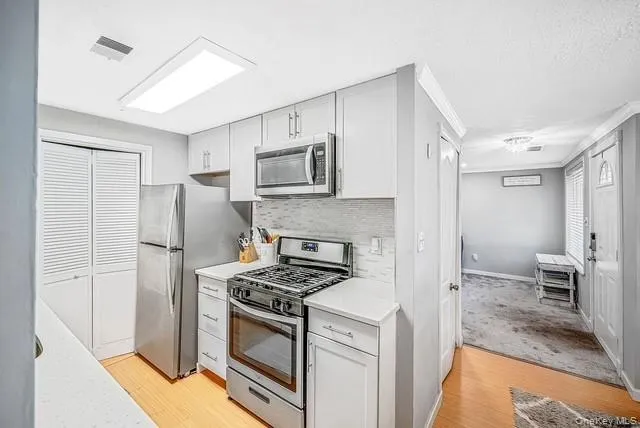 275 Birchwood Road Medford, NY 11763