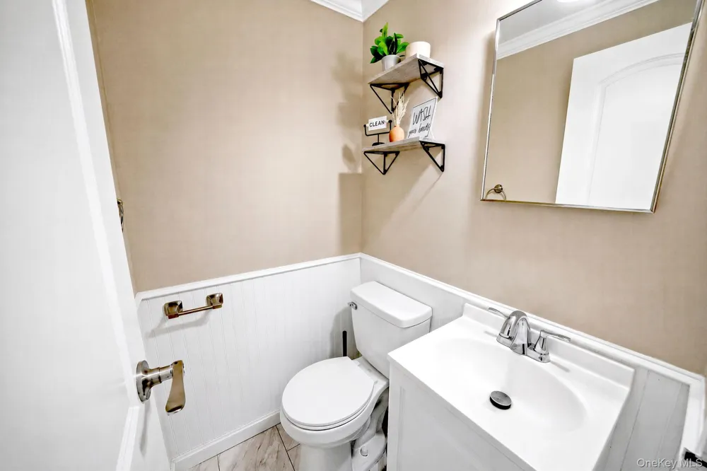 275 Birchwood Road Medford, NY 11763