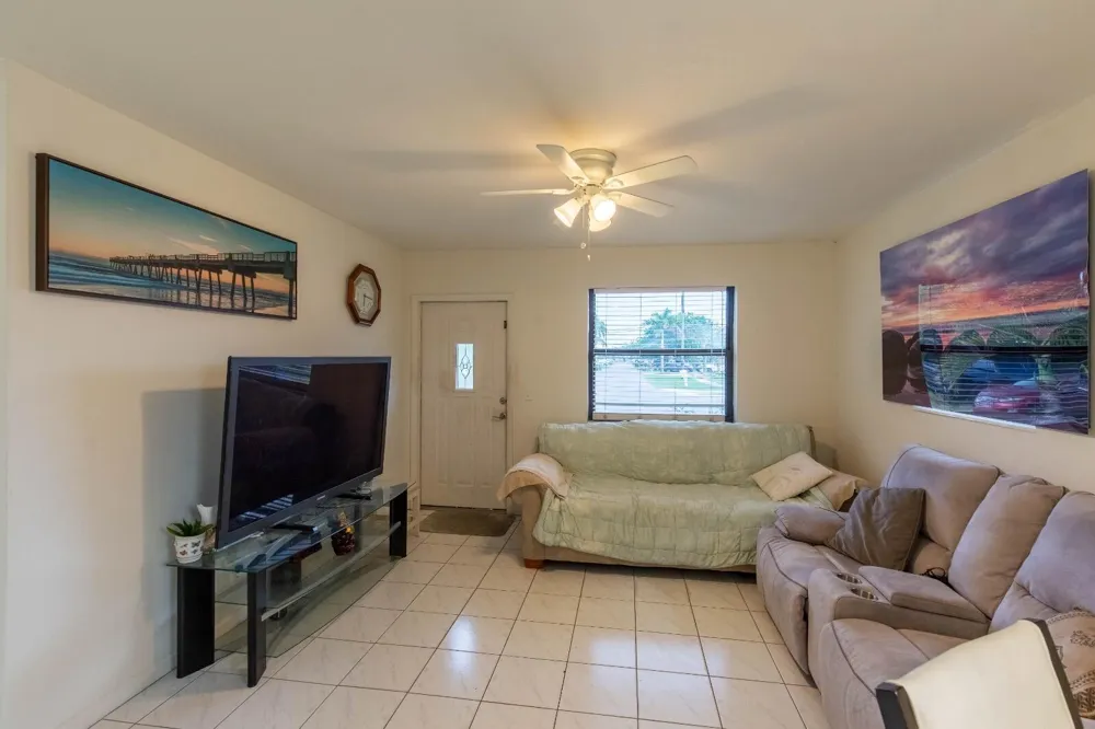 172 JAMAICA DRIVE Palm Springs, FL 33461