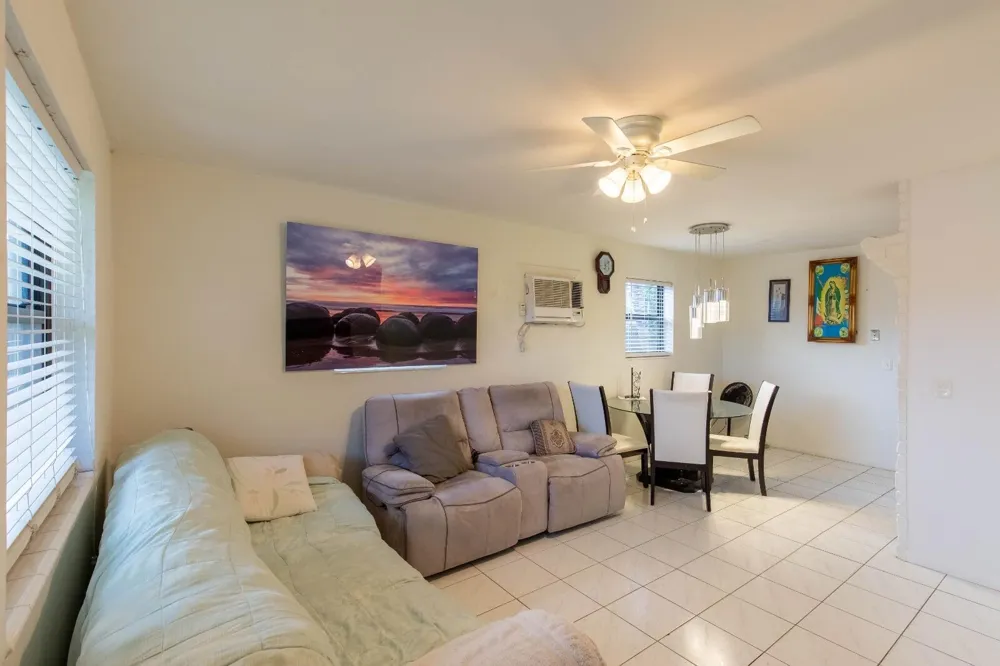 172 JAMAICA DRIVE Palm Springs, FL 33461