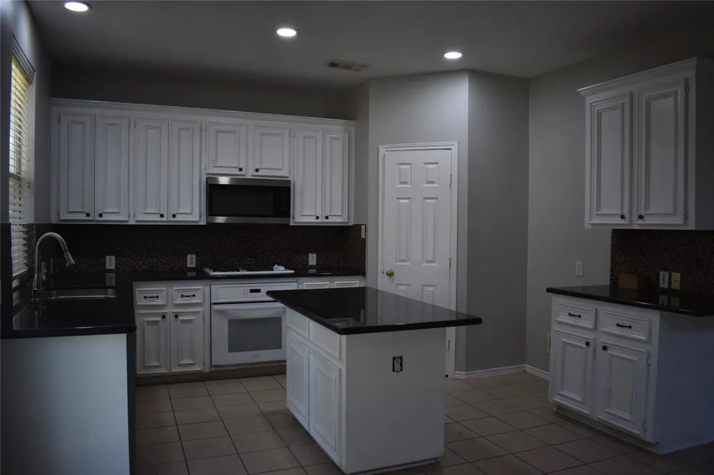 4214 Creek Ridge Lane Missouri City, TX 77459