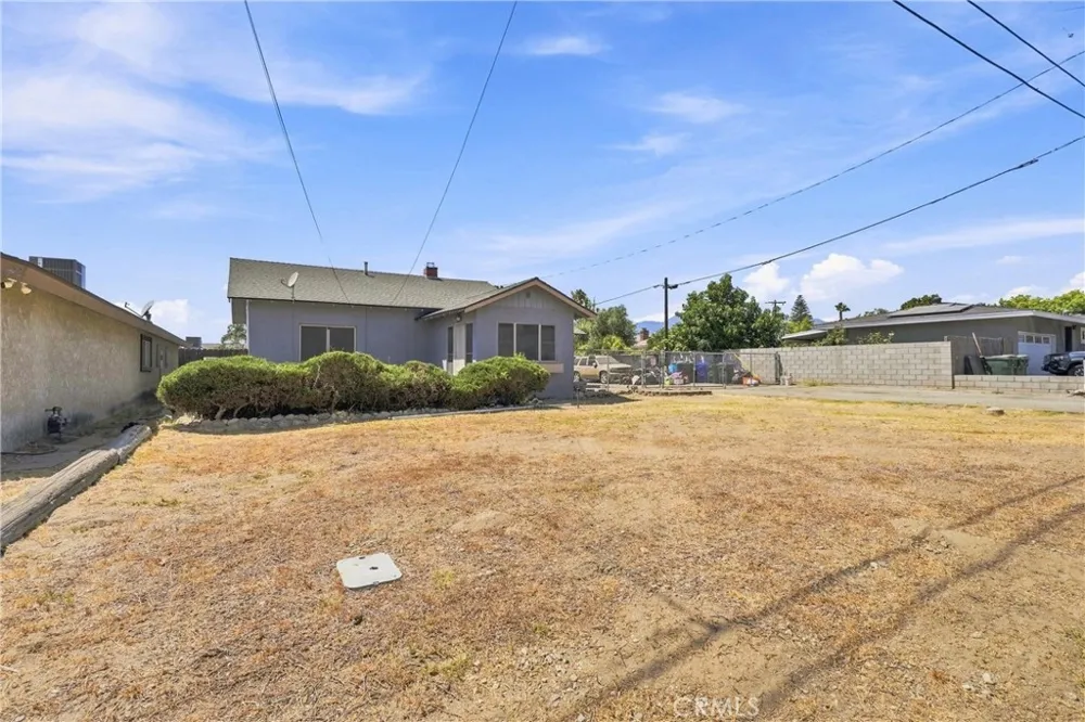 9606 Palmetto Fontana, CA 92335