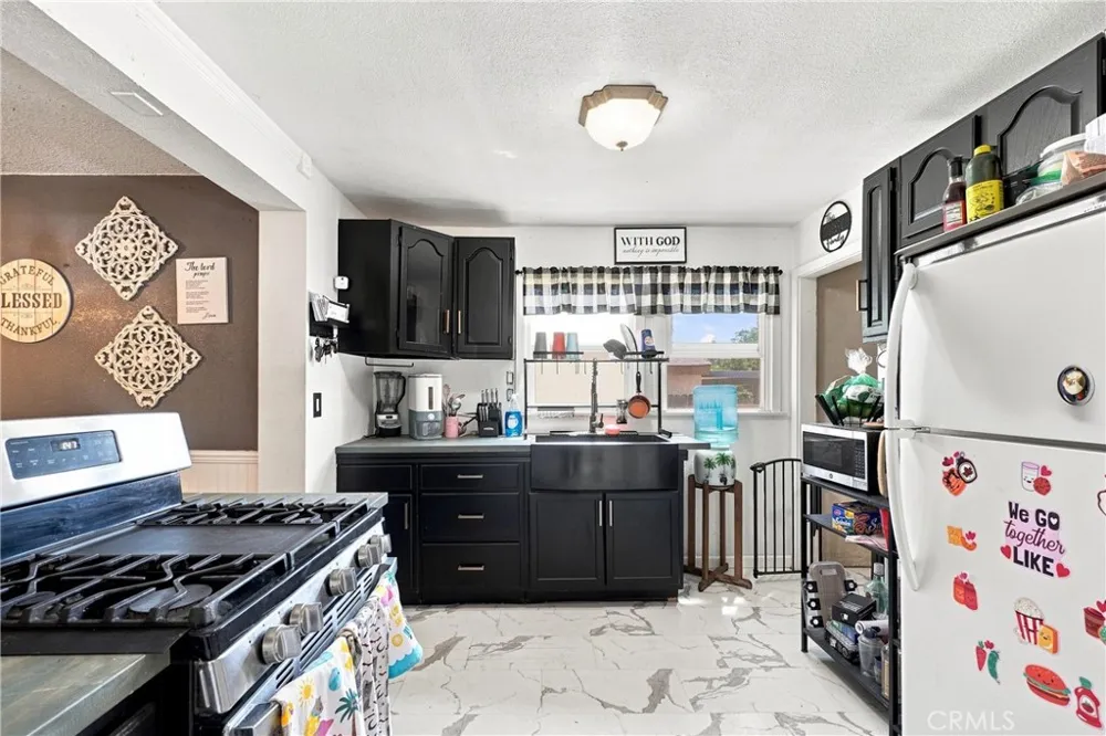 9606 Palmetto Fontana, CA 92335