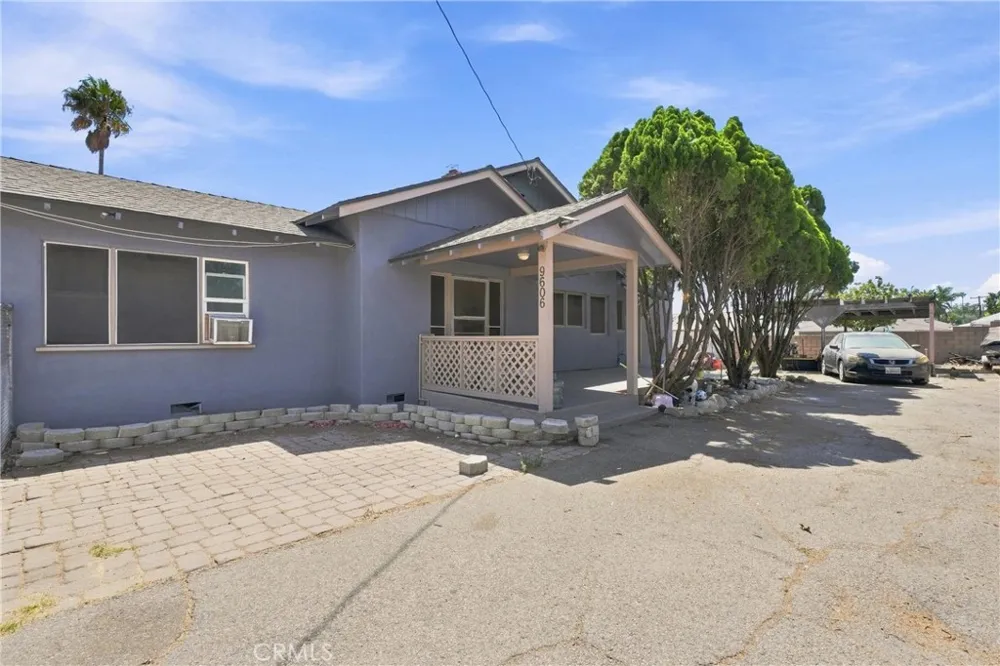 9606 Palmetto Fontana, CA 92335