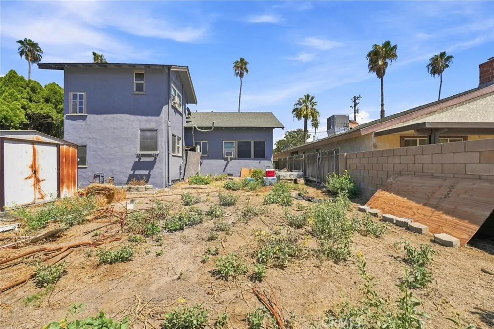 9606 Palmetto Fontana, CA 92335