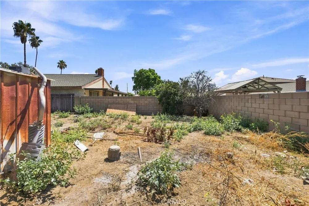 9606 Palmetto Fontana, CA 92335