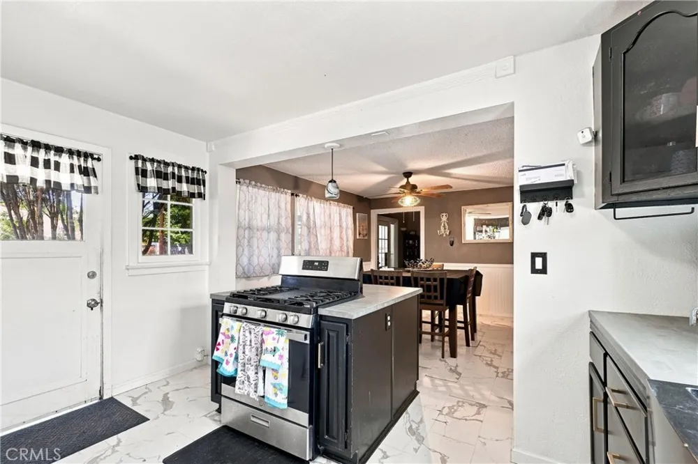 9606 Palmetto Fontana, CA 92335