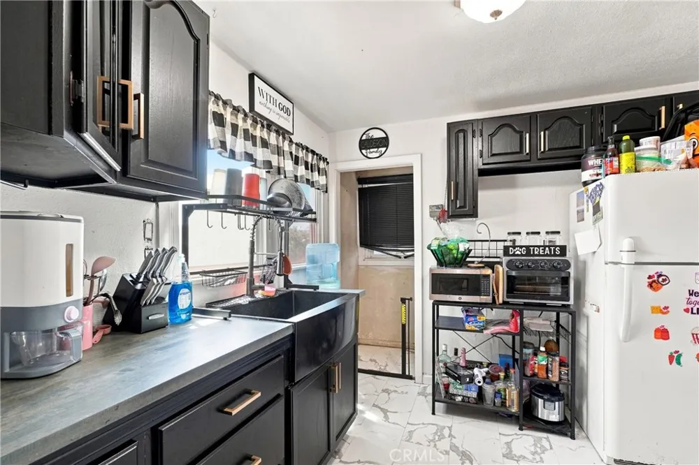 9606 Palmetto Fontana, CA 92335