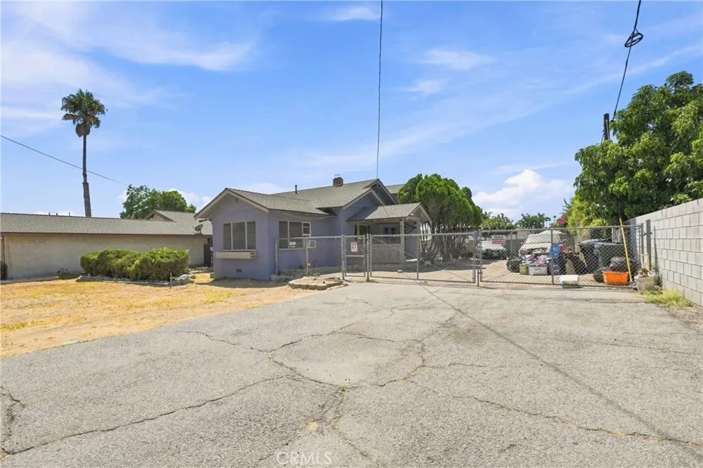 9606 Palmetto Fontana, CA 92335