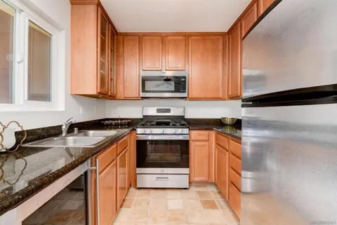 526 Calle Montecito #140